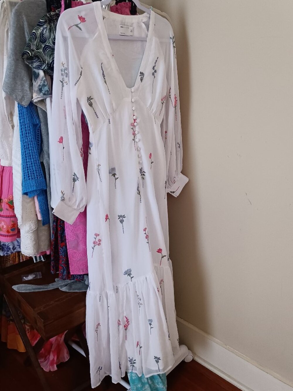 NWT ASOS Feminine White Spring-Summer Flower Long Sleeve Maxi Dress Sz 4